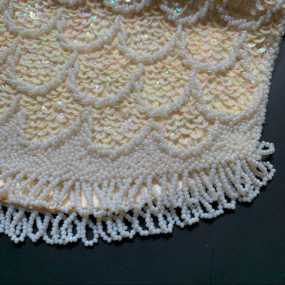 v i n t a g e :: Floral Scalloped Beaded Satin Lucite Envelope Purse - Picture 14 of 14